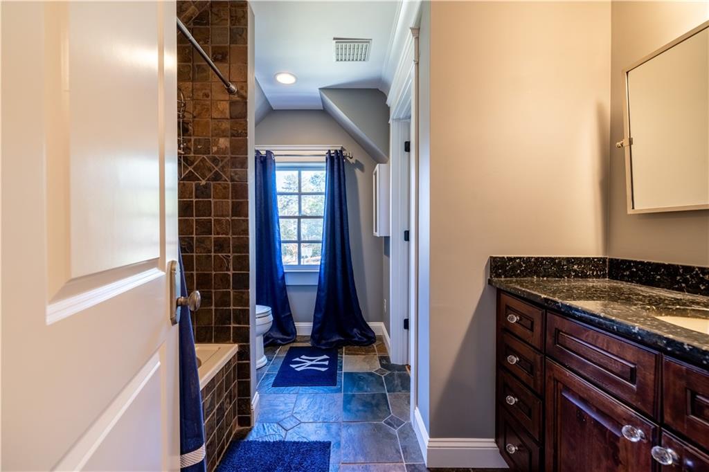 525 North River Road Northeast Rome, GA 30161 - Photo 75 of 101 a view of a livingroom with furniture and front door