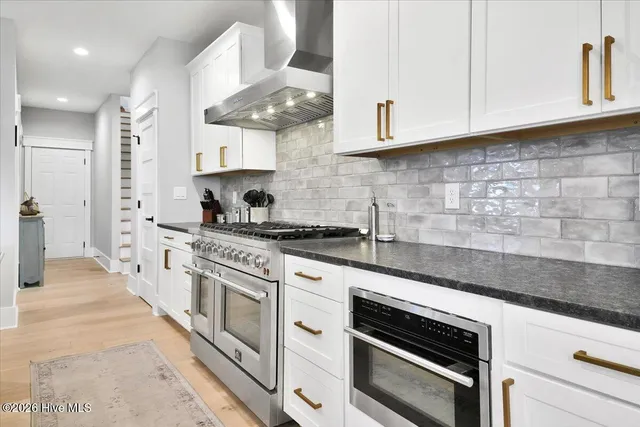 $965,000 | 121 Summerset Landing, Hampstead, NC 28443