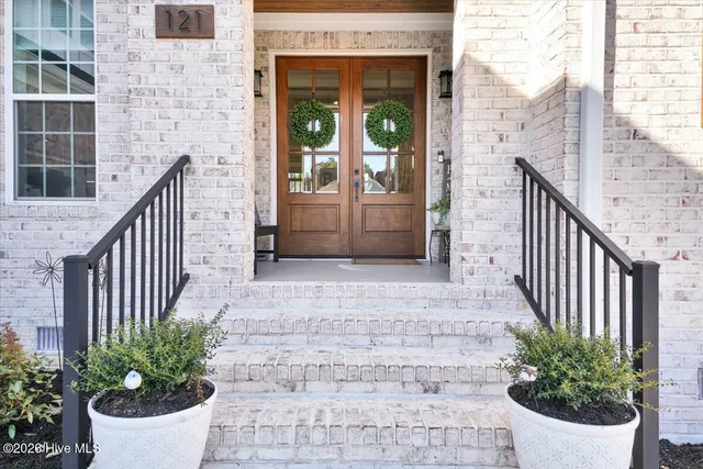 $965,000 | 121 Summerset Landing, Hampstead, NC 28443