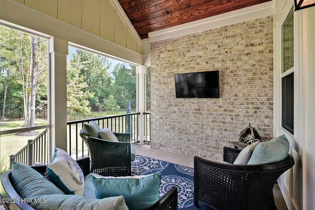 $965,000 | 121 Summerset Landing, Hampstead, NC 28443