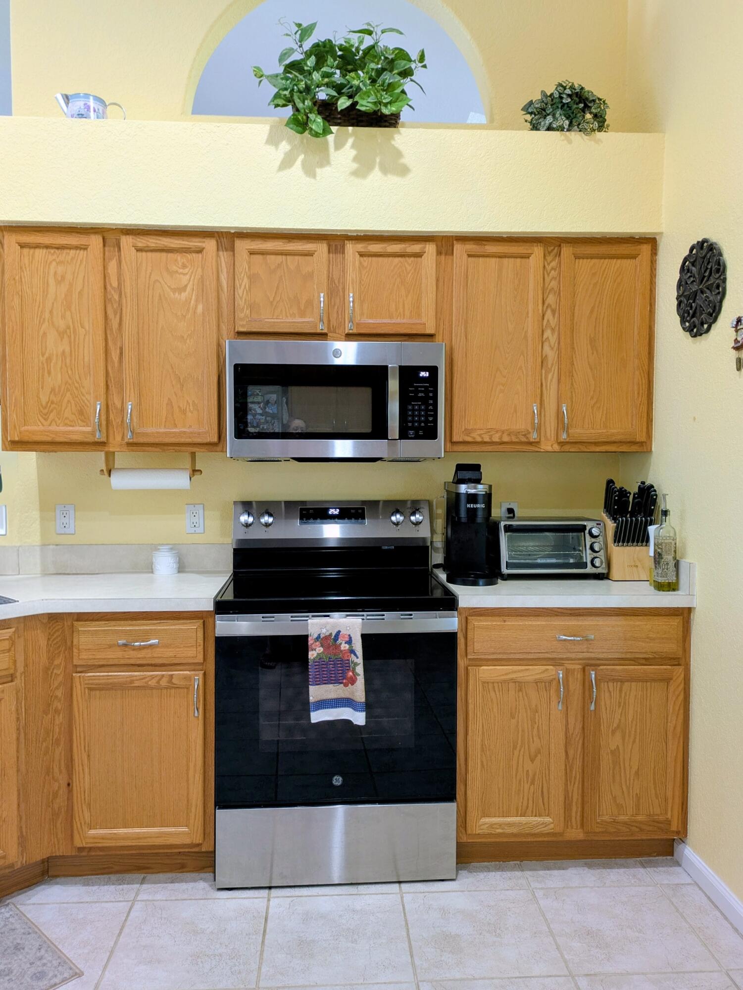 357 Southeast Cork Road Port St. Lucie, FL 34984 - Photo 5 of 39 PXL_20260515_185338676.MP~2