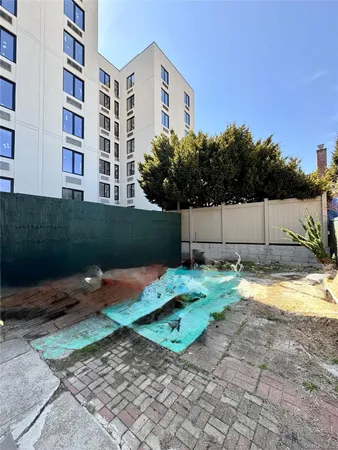 $748,000 | 1811 Parkview Avenue | Tremont Terrace