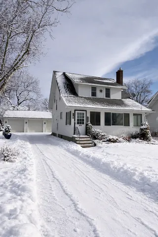 $242,000 | 309 5th Street Southwest, Austin, MN 55912