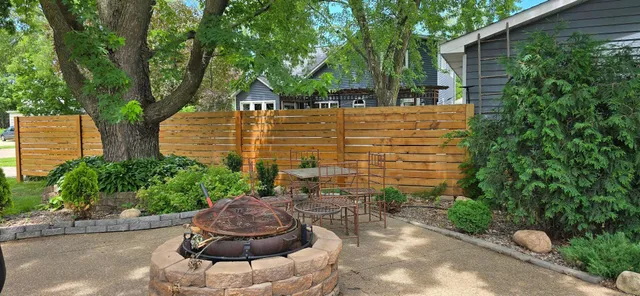 $242,000 | 309 5th Street Southwest, Austin, MN 55912