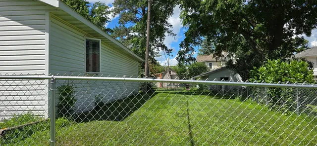 $242,000 | 309 5th Street Southwest, Austin, MN 55912