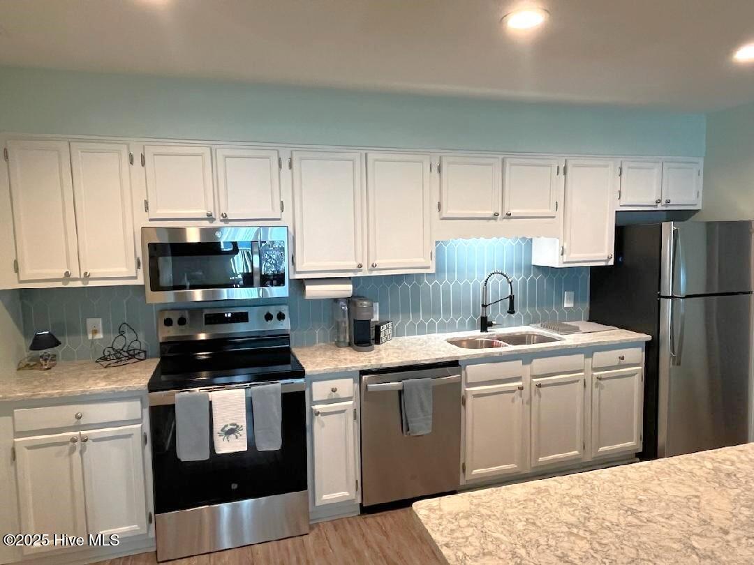 855 Salter Path Road, Unit 106 Indian Beach, NC 28512 - Photo 4 of 20 kitchen