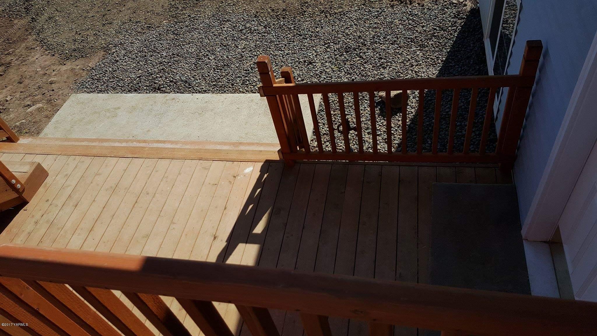 135 Slavin Heights Road Yakima, WA 98903 - Photo 4 of 25 a close view of furniture