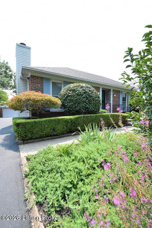 614 Stivers Road Louisville, KY 40207 - Photo 6 of 69 DSC_0092