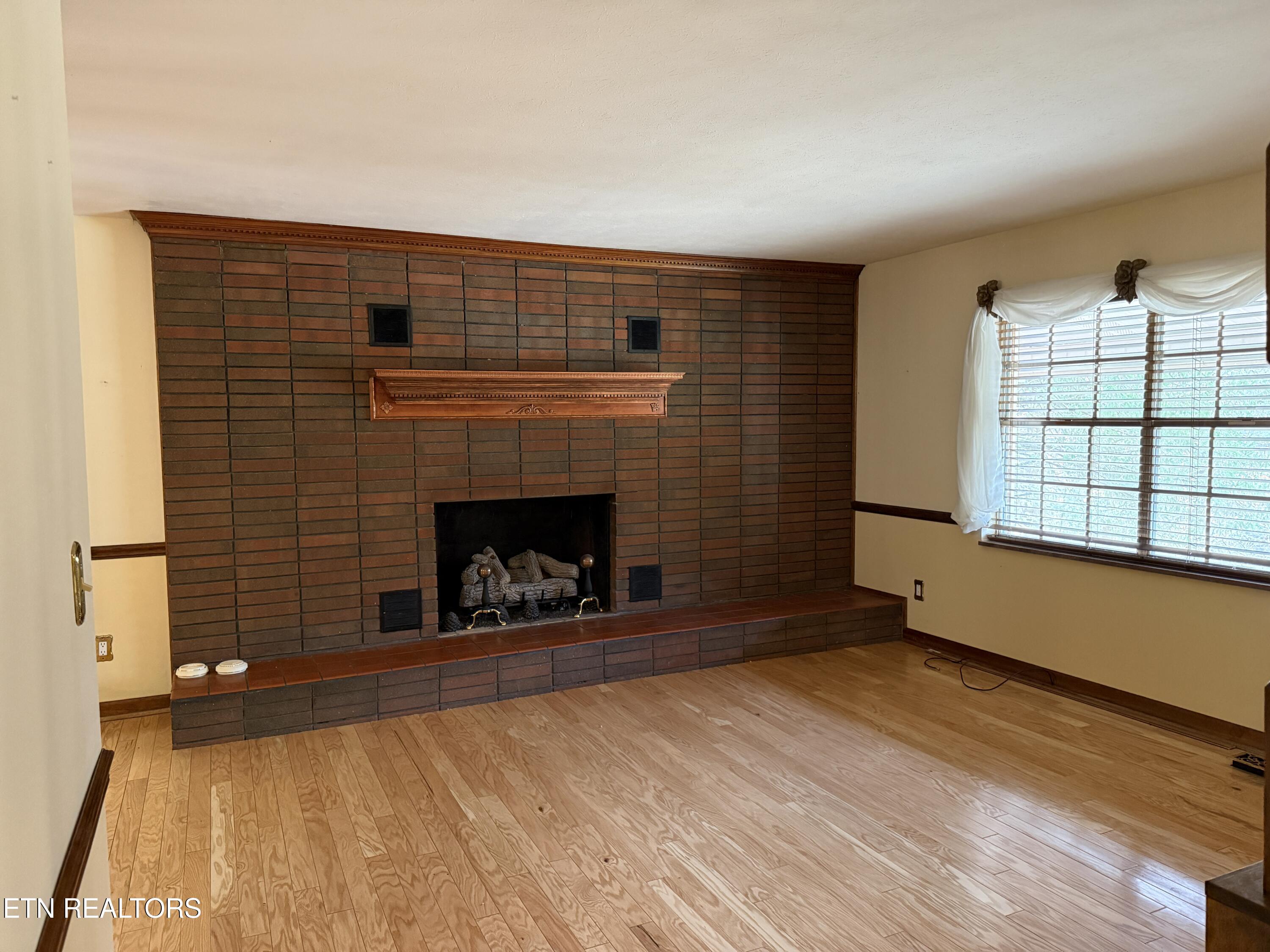 157 Ivanhoe Road Clinton, TN 37716 - Photo 11 of 46 4_13