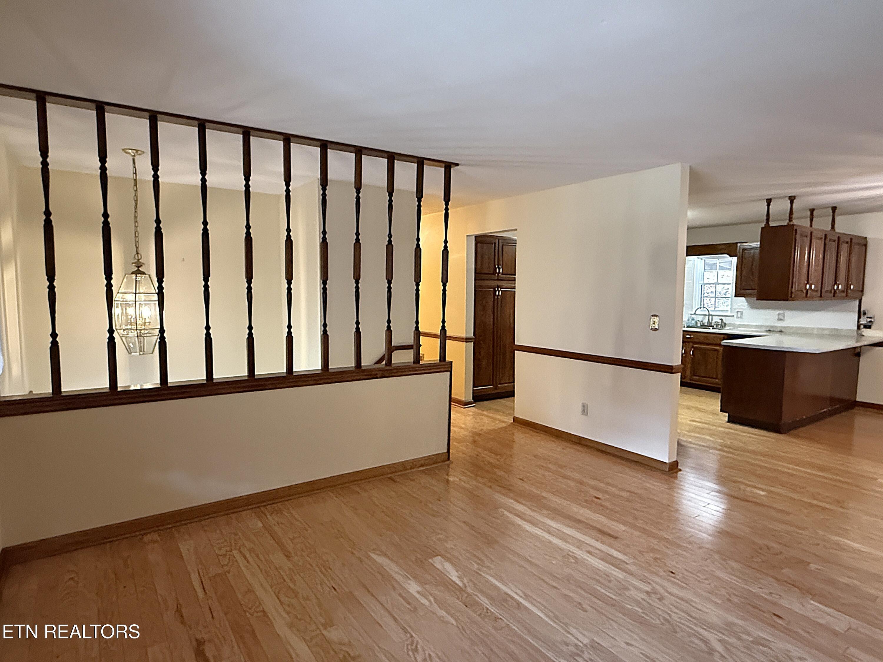 157 Ivanhoe Road Clinton, TN 37716 - Photo 13 of 46 4_15