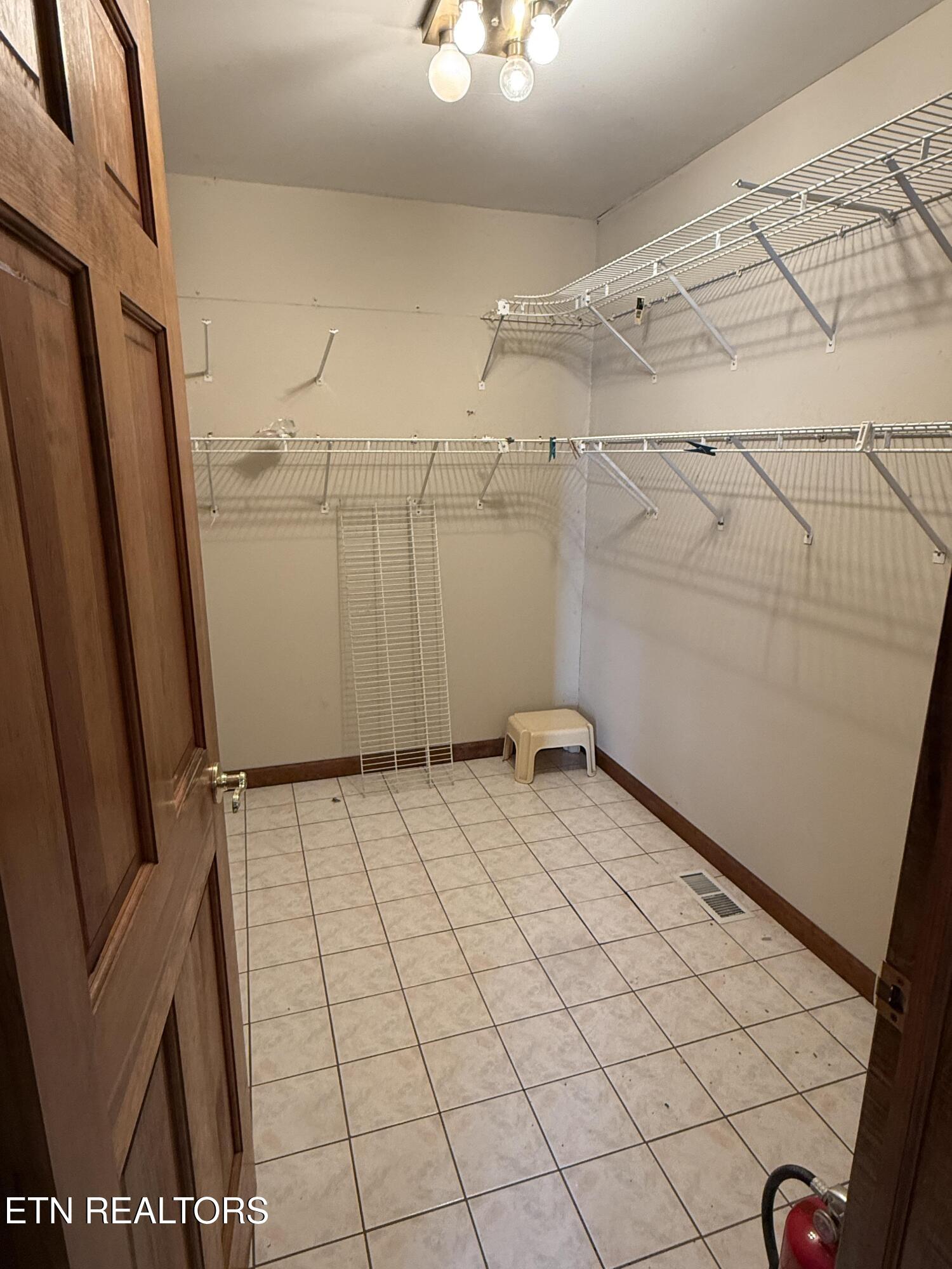 157 Ivanhoe Road Clinton, TN 37716 - Photo 22 of 46 4_24