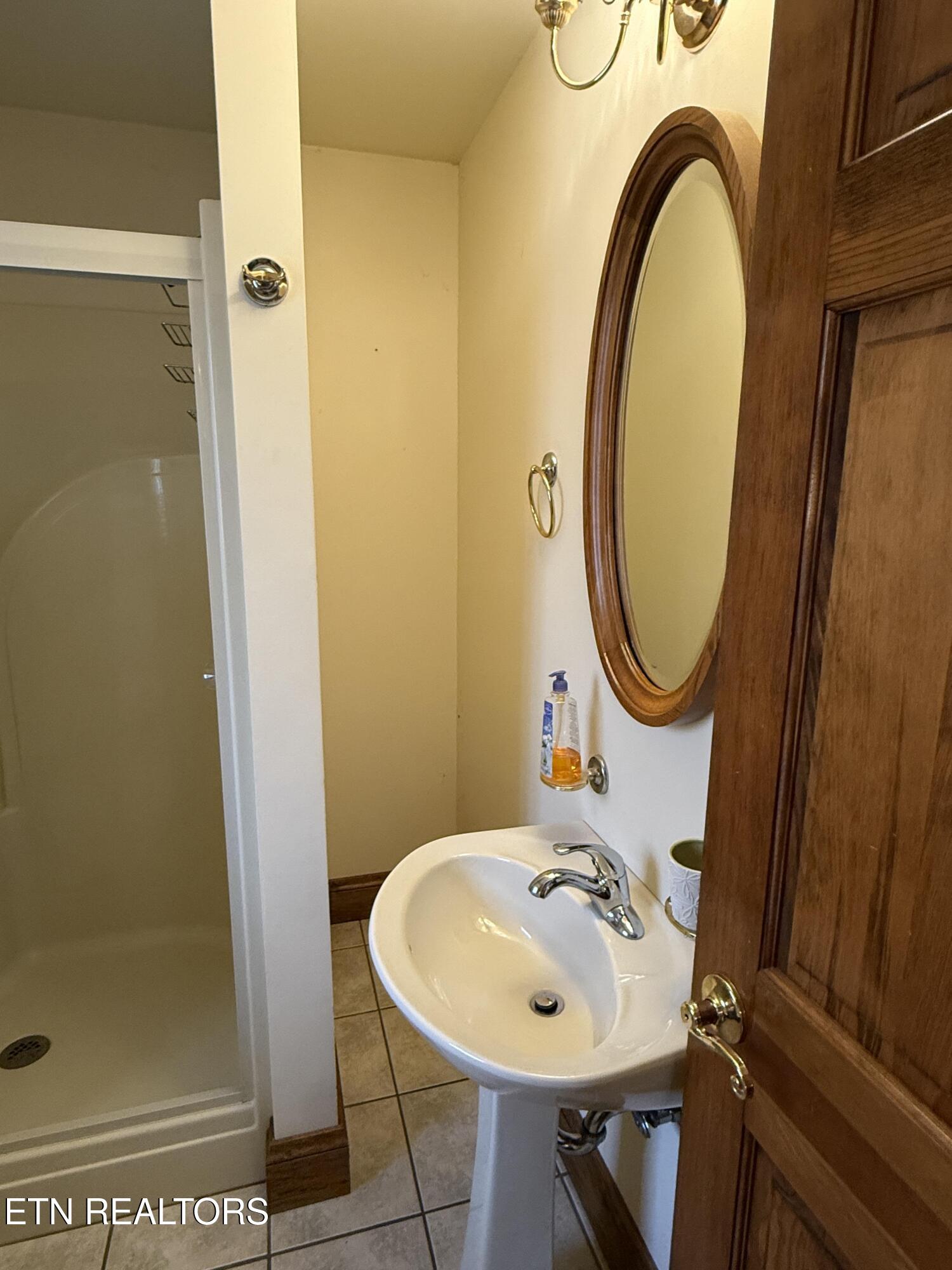157 Ivanhoe Road Clinton, TN 37716 - Photo 25 of 46 4_27