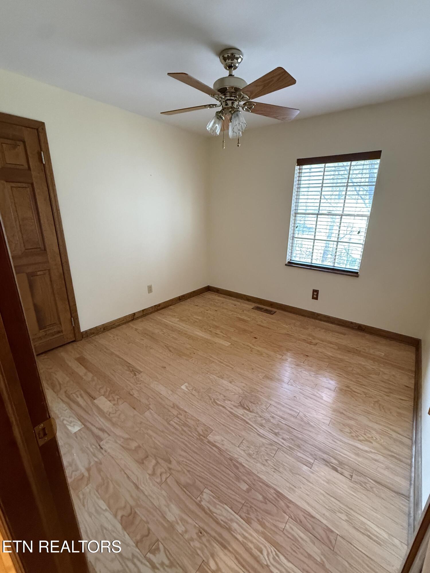 157 Ivanhoe Road Clinton, TN 37716 - Photo 29 of 46 4_31