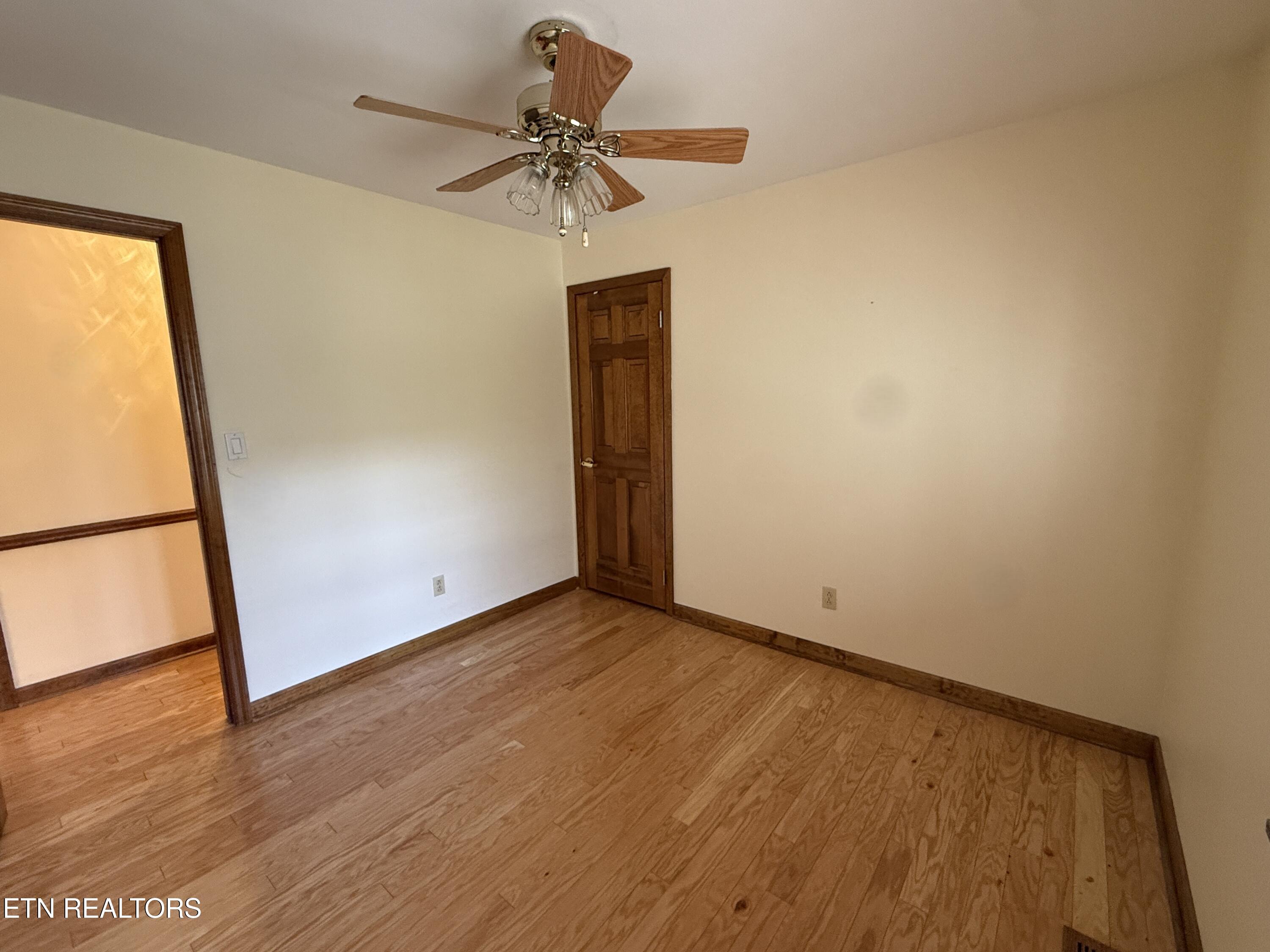 157 Ivanhoe Road Clinton, TN 37716 - Photo 30 of 46 4_32