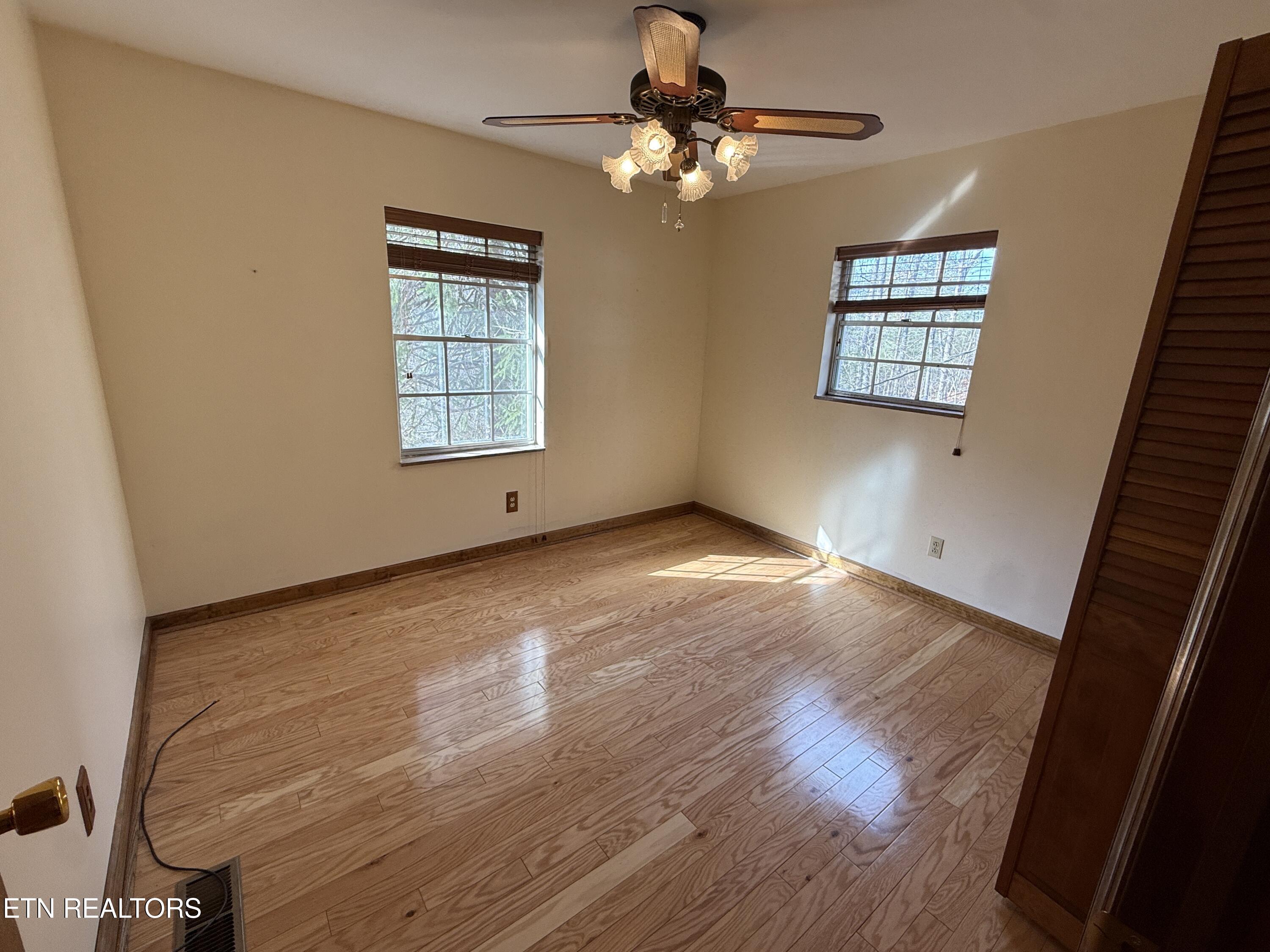 157 Ivanhoe Road Clinton, TN 37716 - Photo 31 of 46 4_33