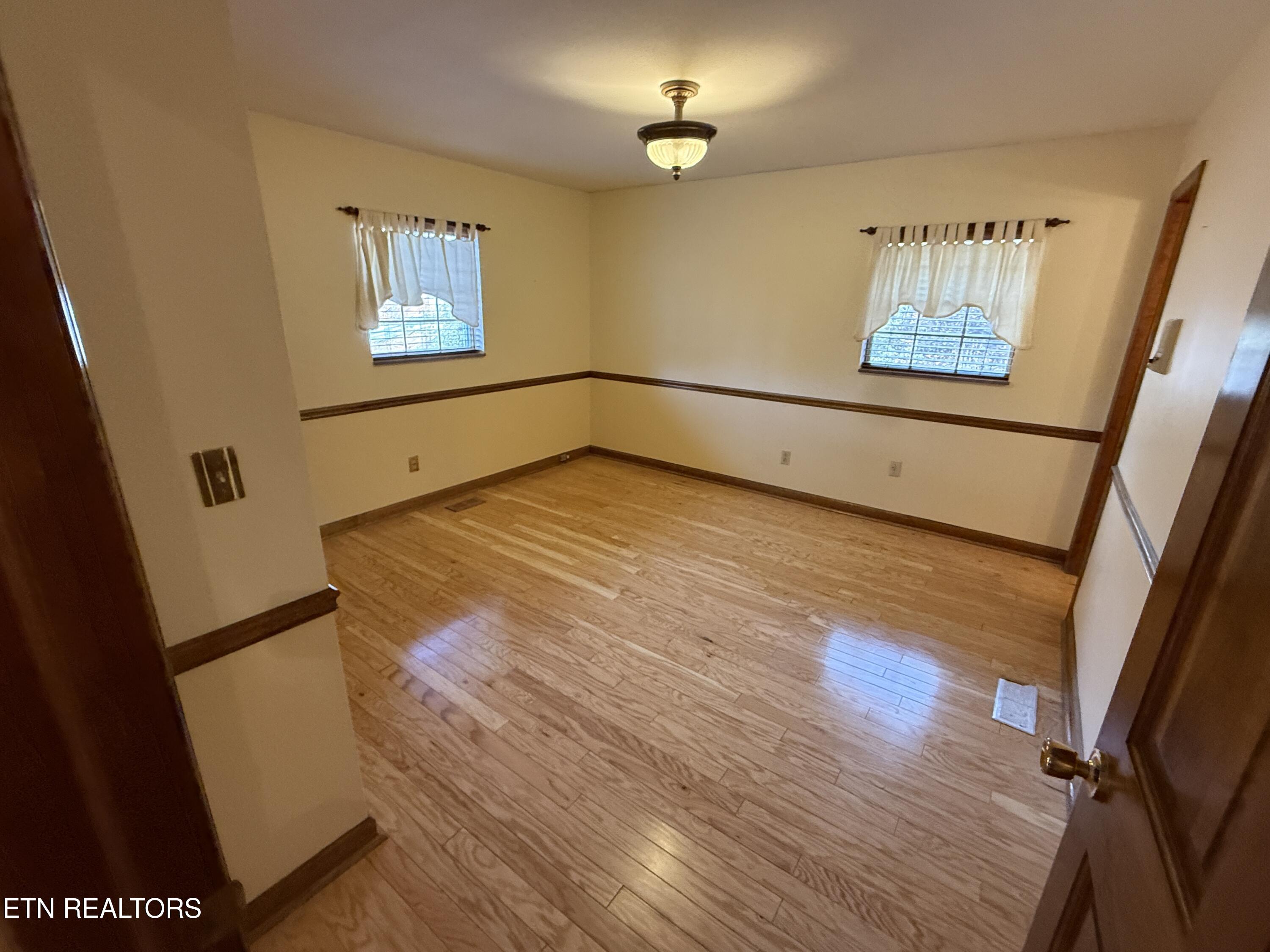 157 Ivanhoe Road Clinton, TN 37716 - Photo 33 of 46 4_35