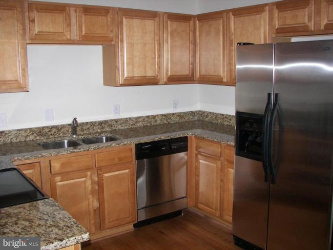 13106 Kumar Road Woodbridge, VA 22193 - Photo 15 of 26 Kitchen #2