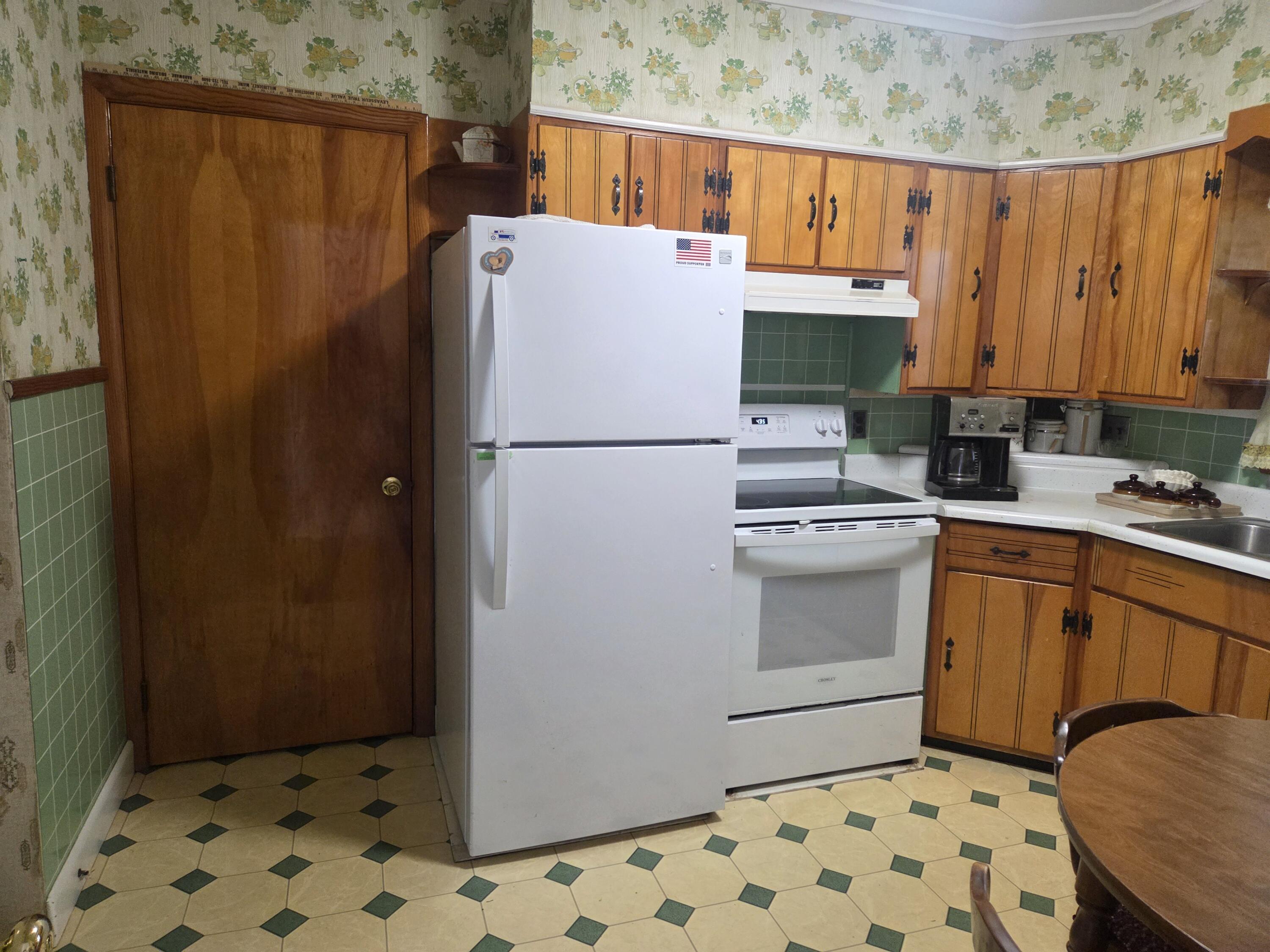 66 Poplar Street Millinocket, ME 04462 - Photo 7 of 25 20260602_164227