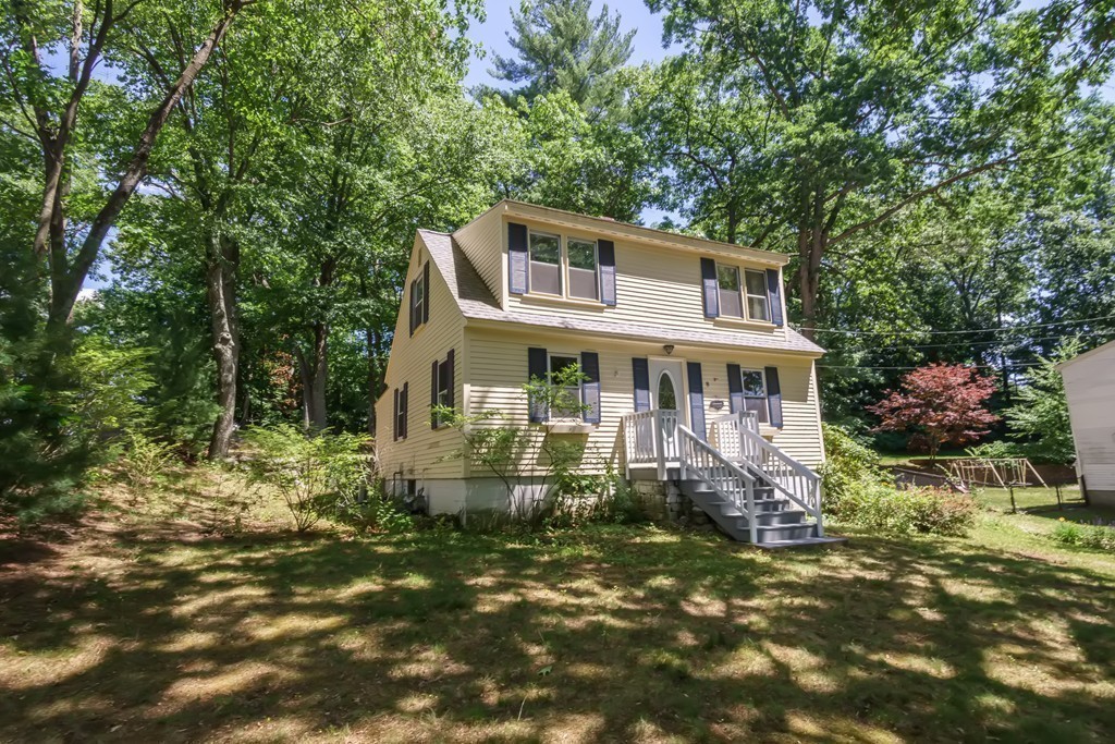 8 Rogers Road Chelmsford, MA 01863 - Photo 3 of 27