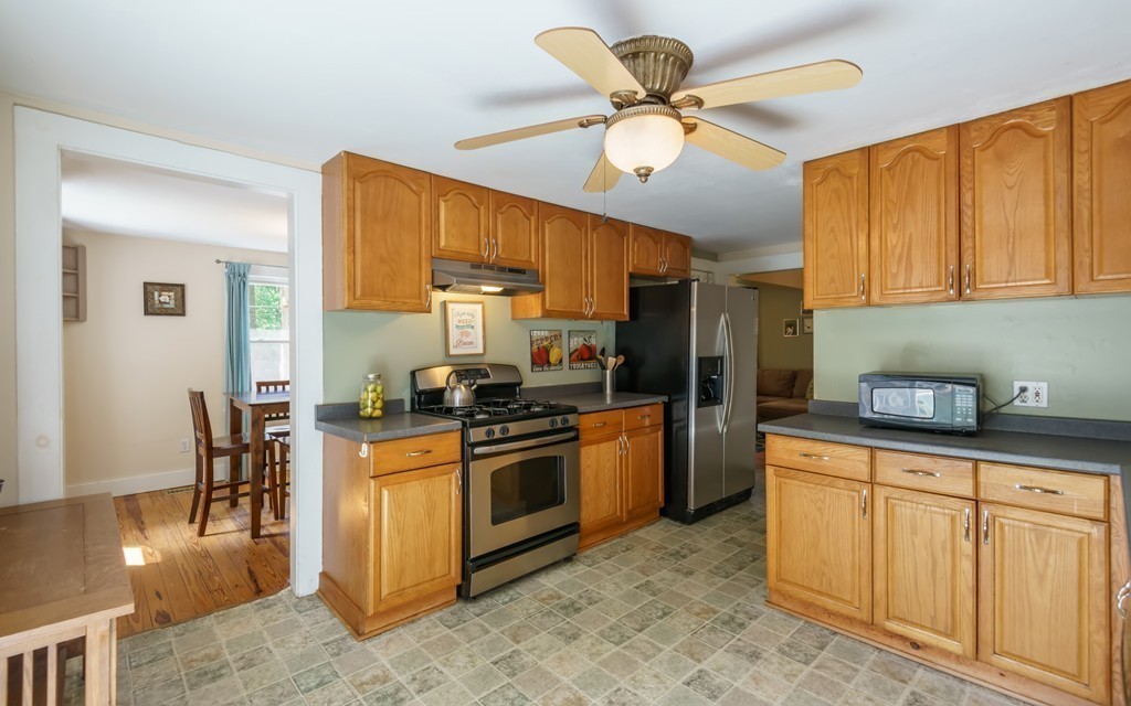 8 Rogers Road Chelmsford, MA 01863 - Photo 5 of 27