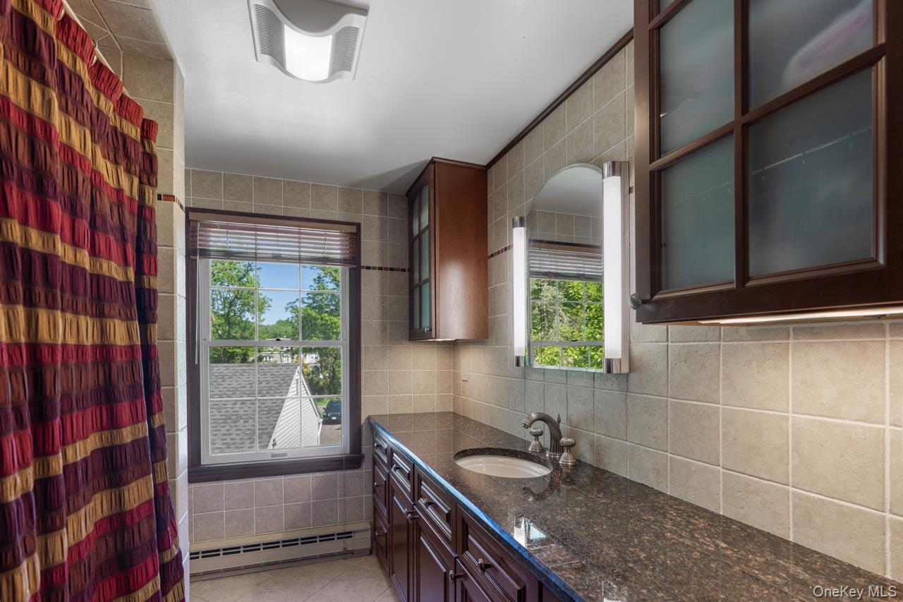185 Taylor Road Mountainville, NY 10953 - Photo 39 of 47 Second-floor full bathroom with dual vanity and granite countertops