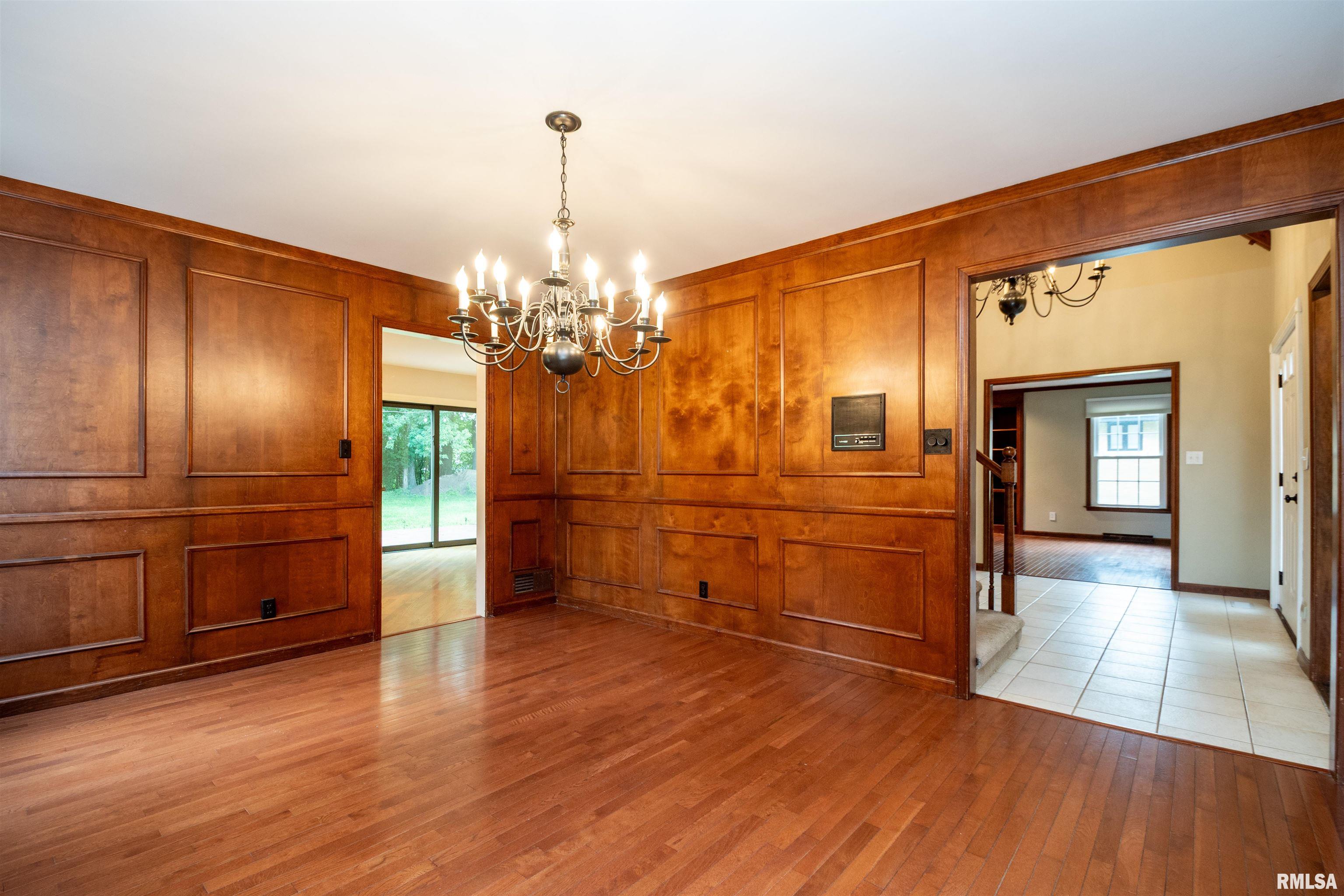 6729 North Mount Hawley Road Peoria, IL 61614 - Photo 10 of 44 Gallery Image 10
