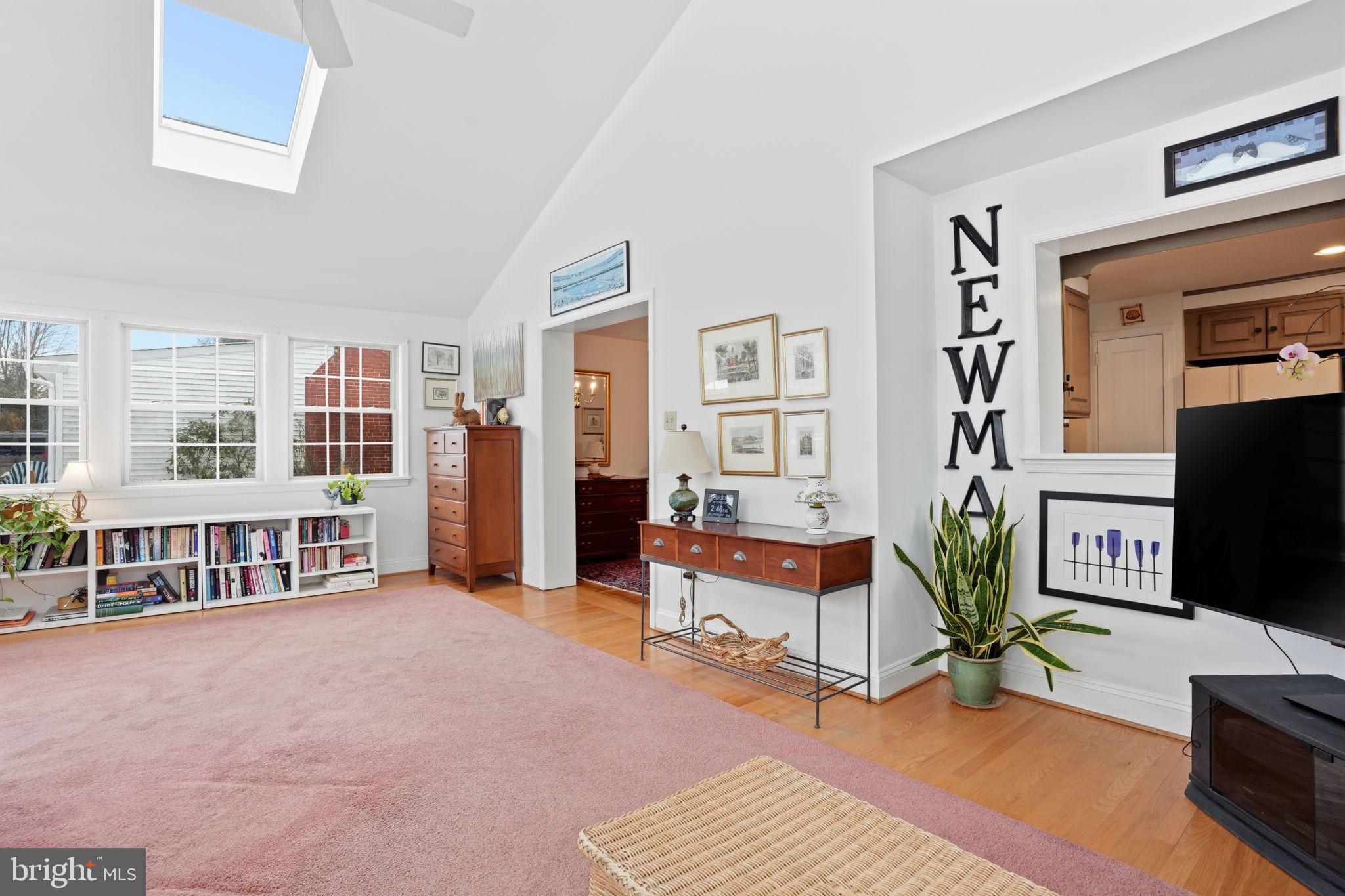 216 Heatherwood Road Glenside, PA 19038 - Photo 11 of 27 Den/Sun room