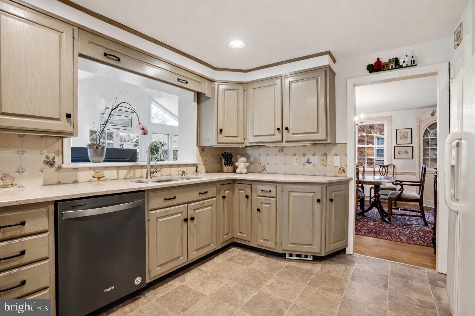 216 Heatherwood Road Glenside, PA 19038 - Photo 6 of 27 Kitchen 2