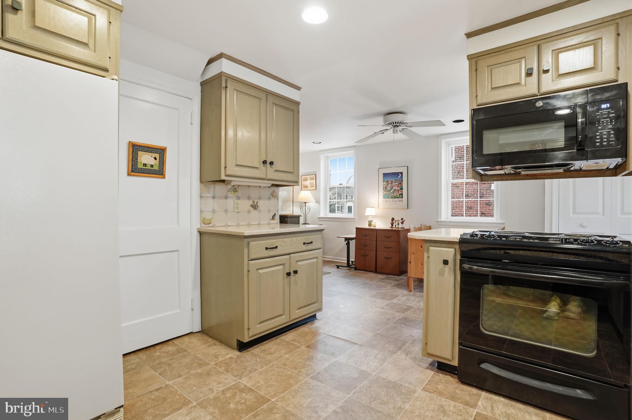 216 Heatherwood Road Glenside, PA 19038 - Photo 8 of 27 Kitchen