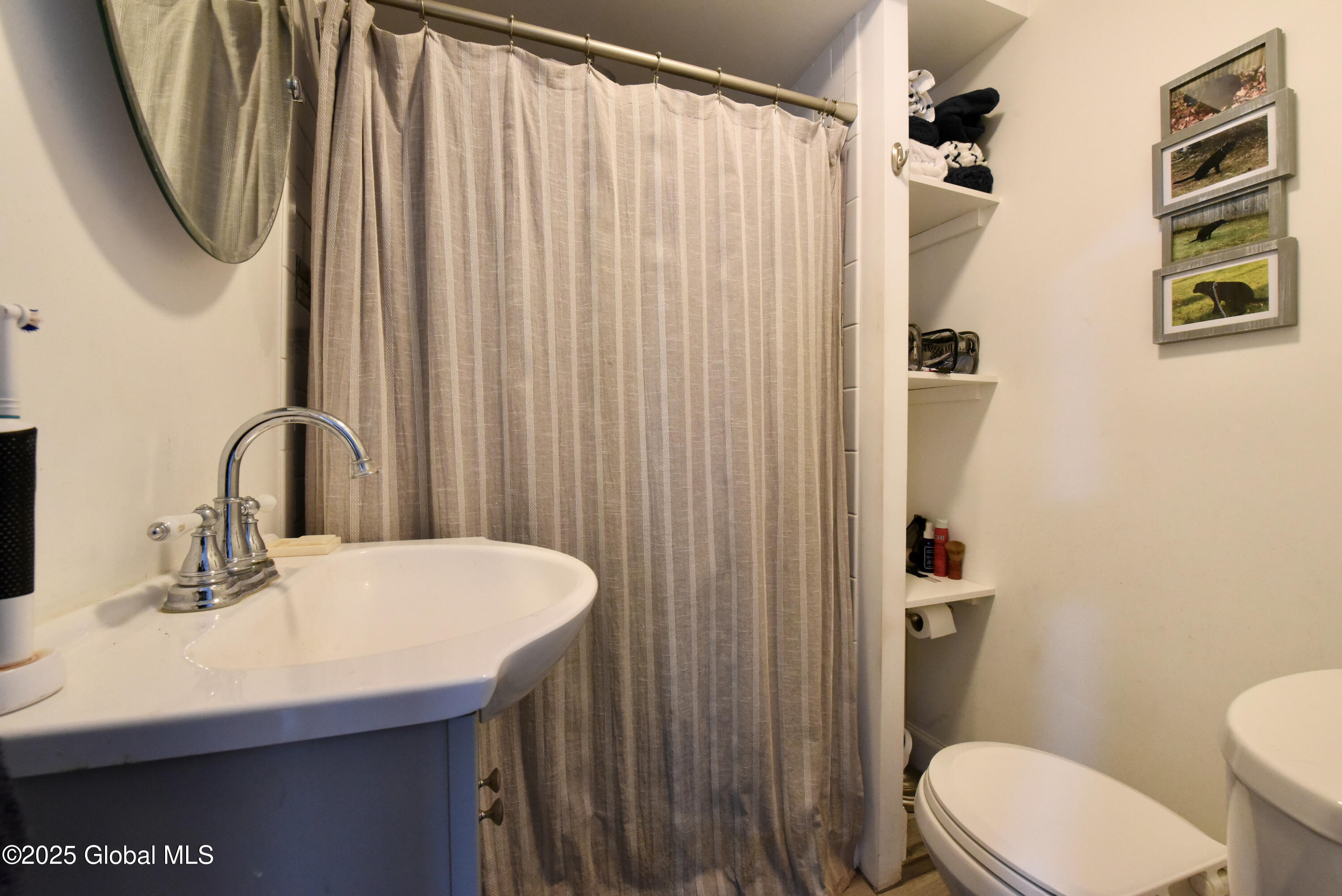 321 Front Street Schenectady, NY 12305 - Photo 20 of 47 24