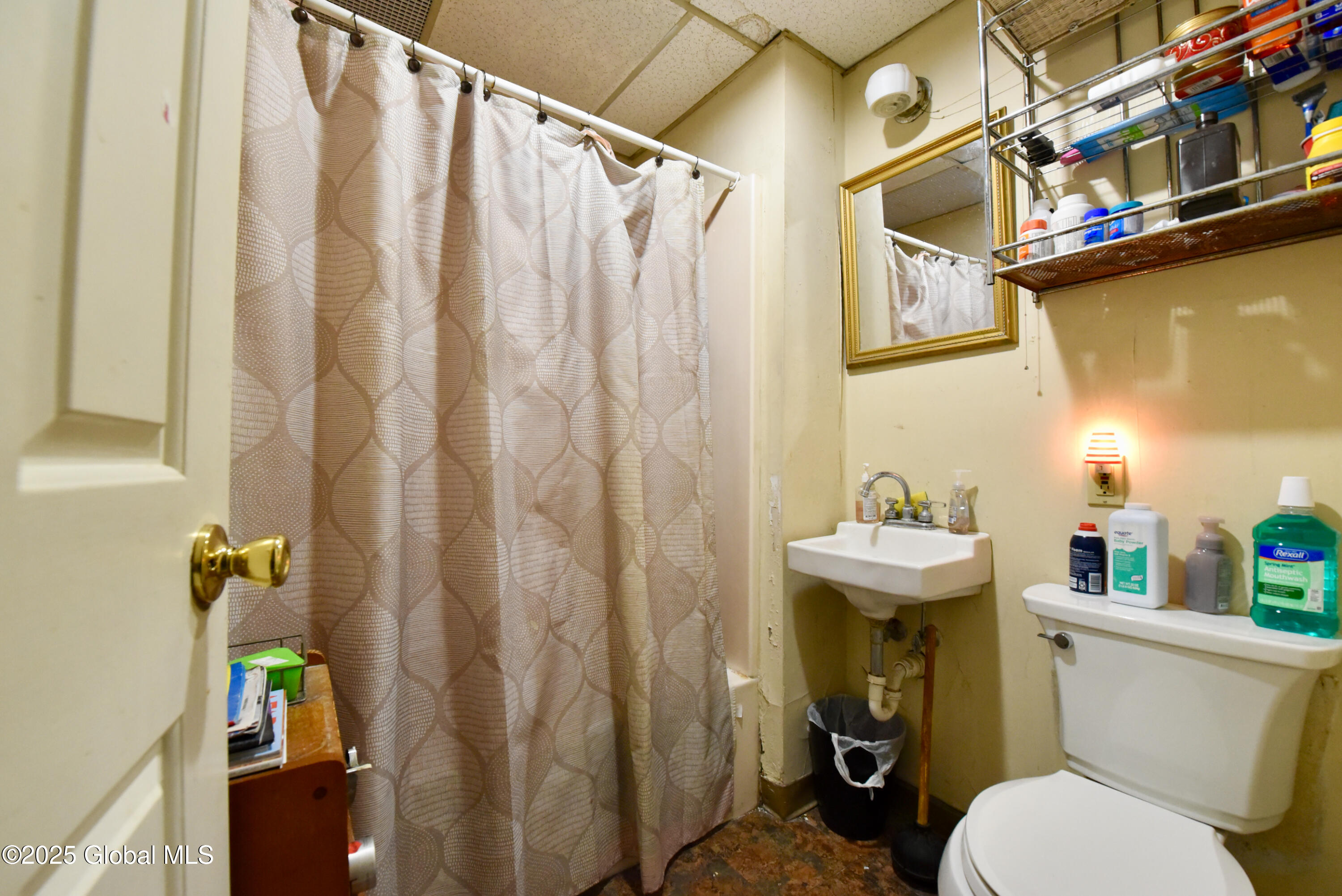 321 Front Street Schenectady, NY 12305 - Photo 37 of 47 41