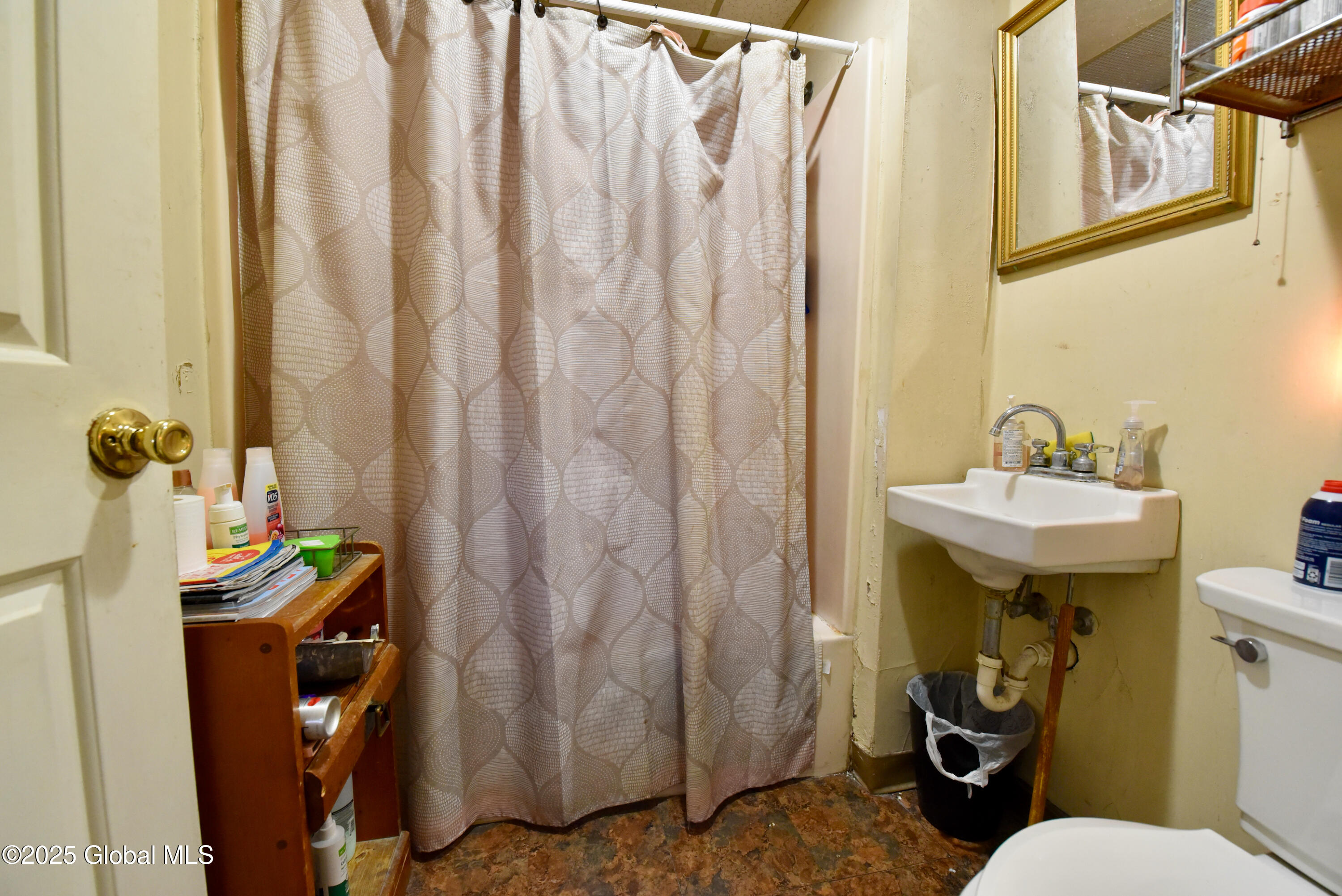 321 Front Street Schenectady, NY 12305 - Photo 38 of 47 42