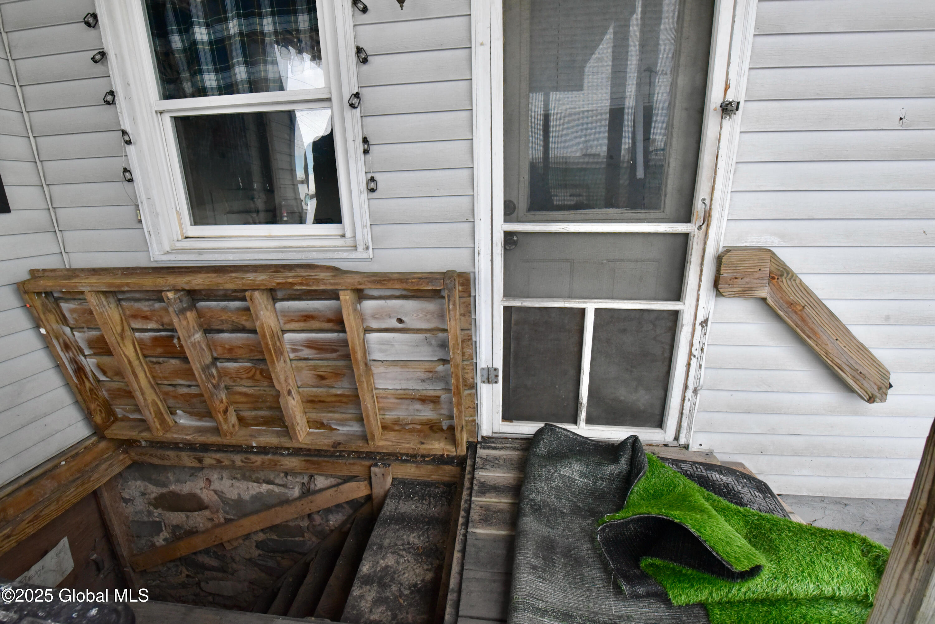 321 Front Street Schenectady, NY 12305 - Photo 40 of 47 44