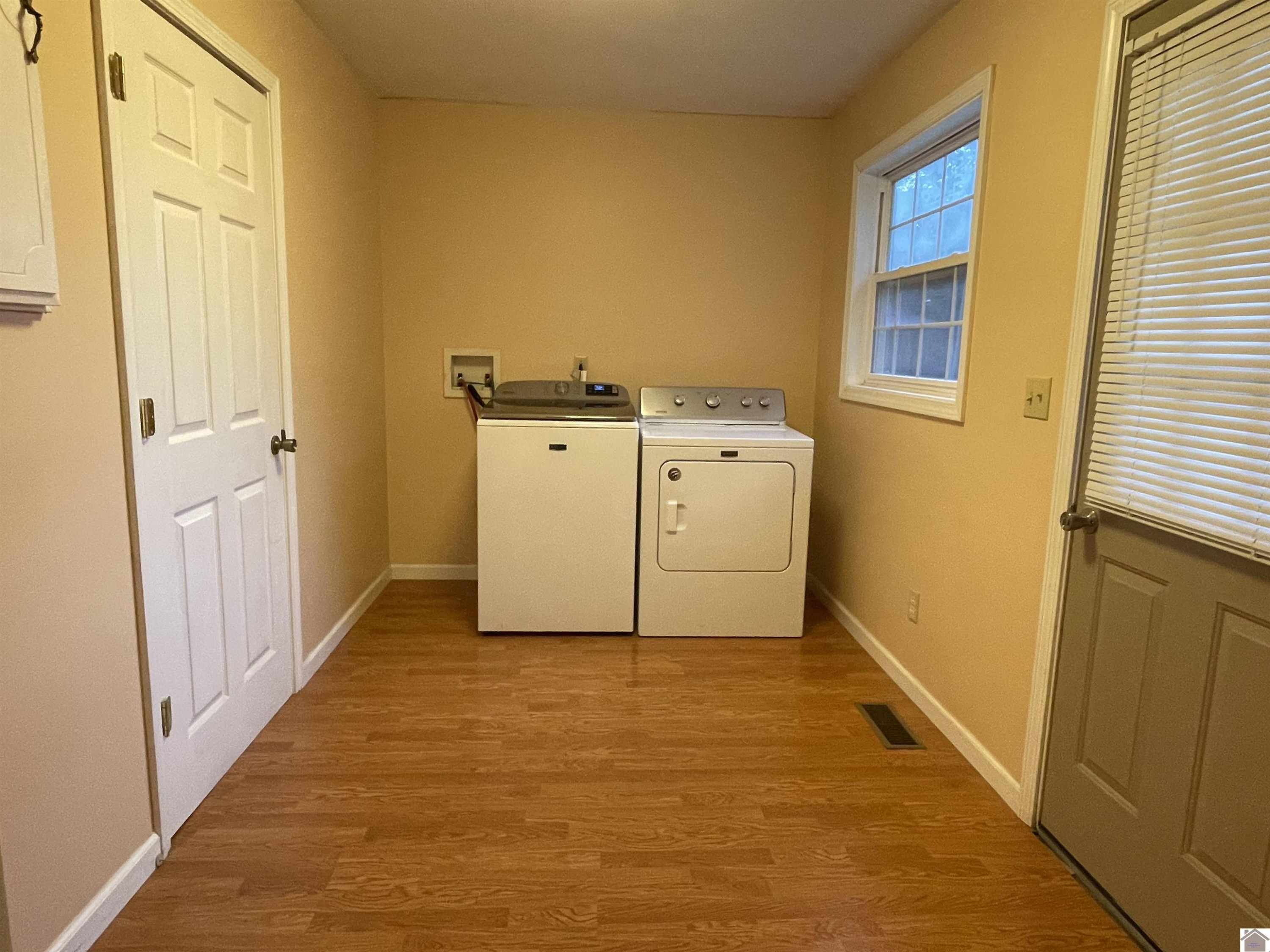 782 Bid Southern Road Tiline, KY 42083 - Photo 15 of 47 Utility Room