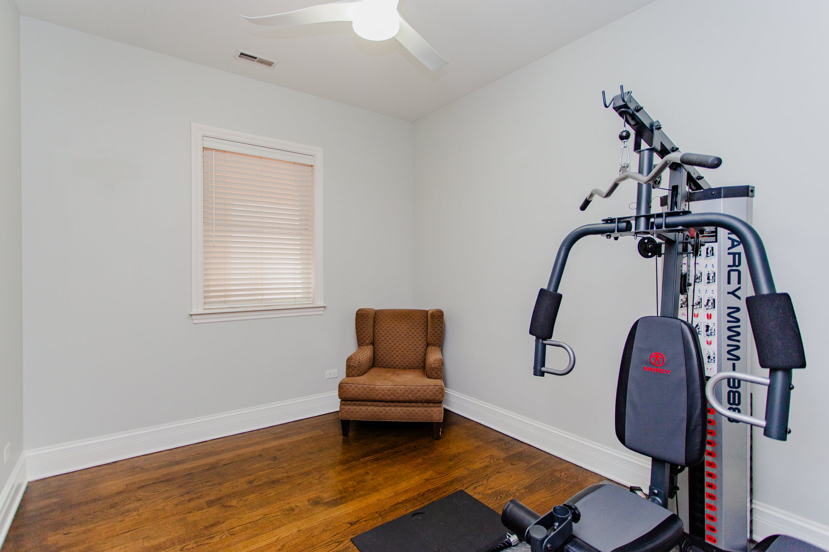 1238 West Jackson Boulevard, Unit 3W Chicago, IL 60607 - Photo 15 of 23 a view of room with lounge chair