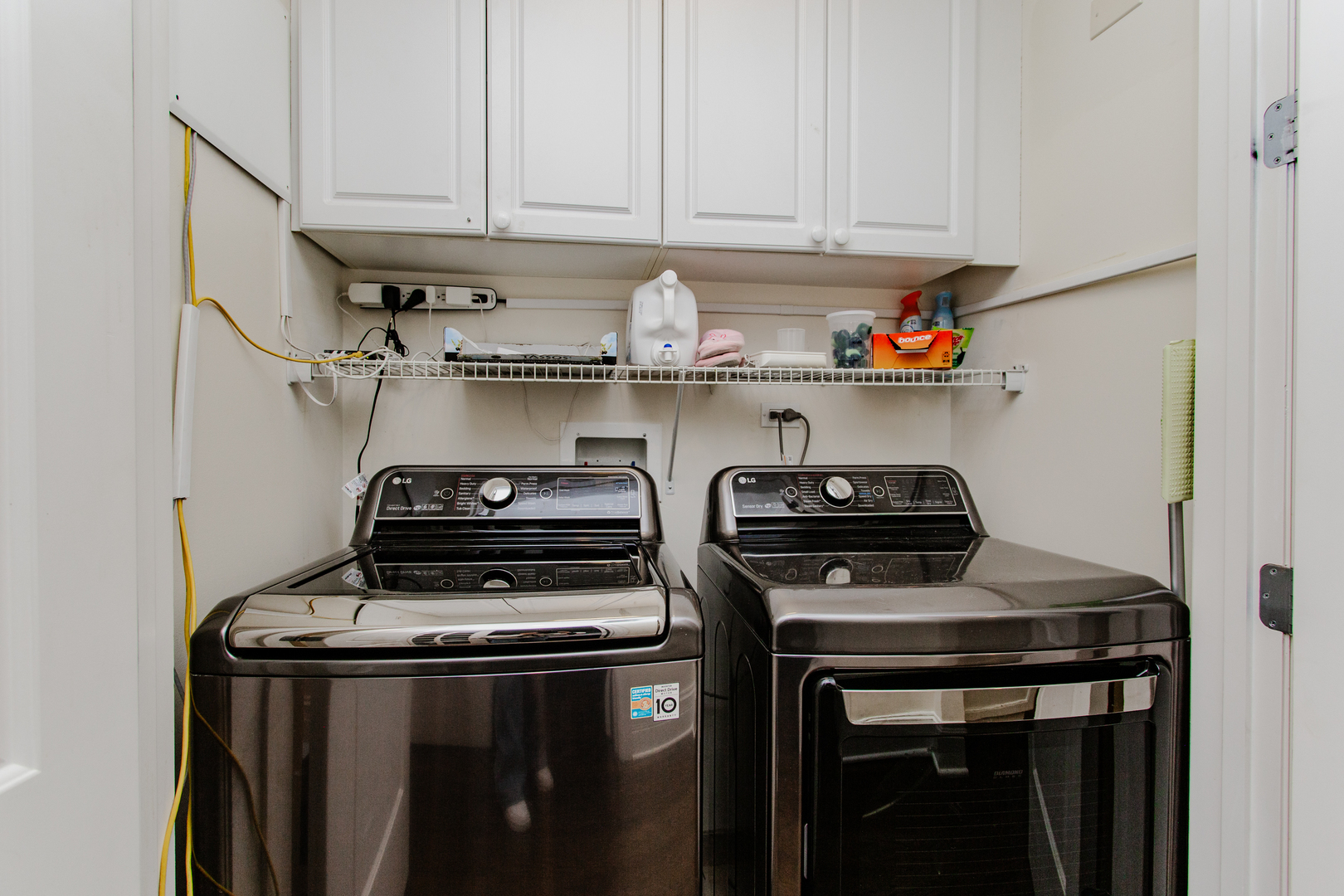 1238 West Jackson Boulevard, Unit 3W Chicago, IL 60607 - Photo 20 of 23 a kitchen with an stove and cabinets