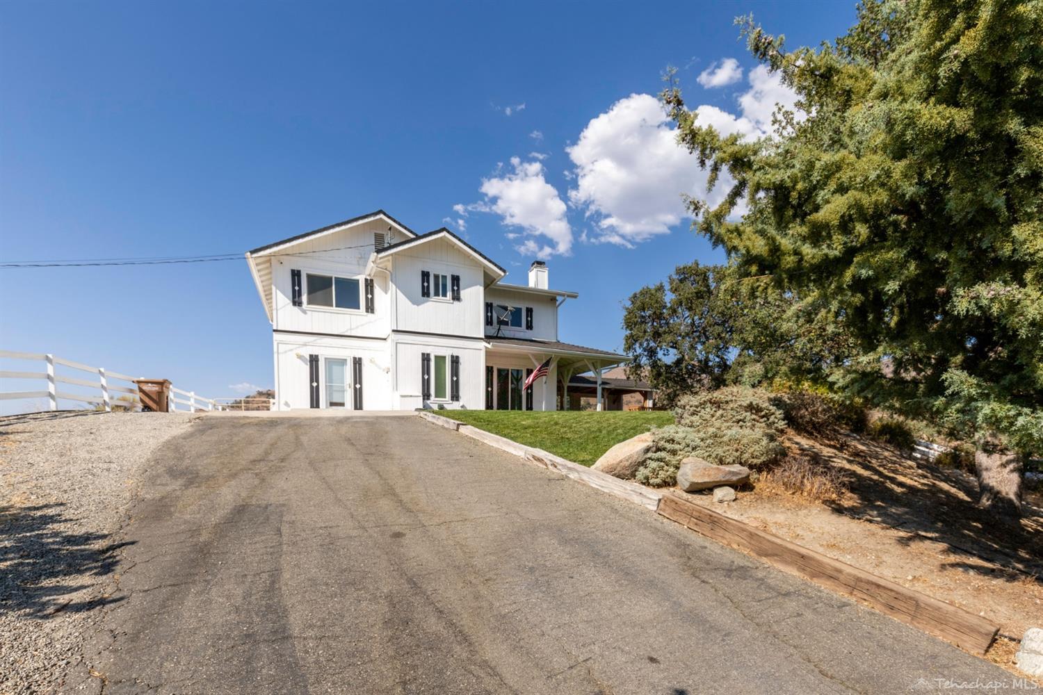 19500 Pine Ridge Drive Tehachapi, CA 93561 - Photo 4 of 29 Gallery Image 4