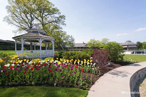$136,000 | 269 Fontana Boulevard, Unit 2555, Fontana, WI 53125