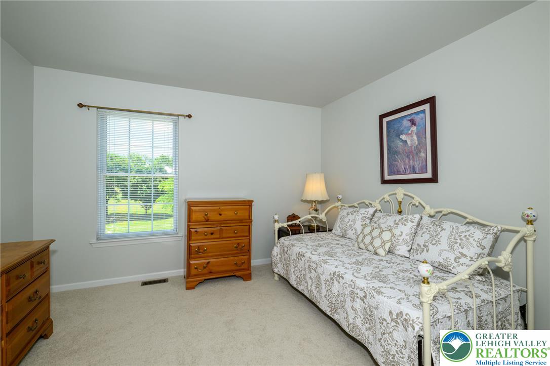 5331 Greenbriar Drive Bethlehem, PA 18017 - Photo 29 of 58