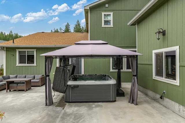 $654,000 | 5981 Blackstone Way, Nine Mile Falls, WA 99026
