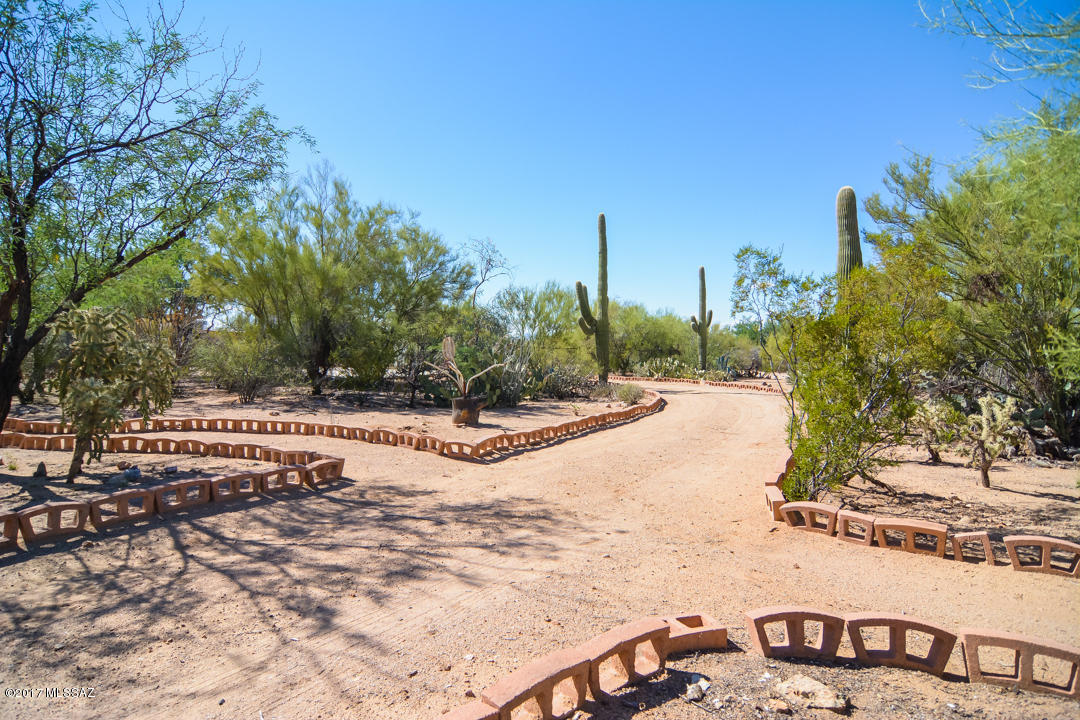 6201 North Van Ark Road Tucson, AZ 85743 - Photo 2 of 20 Gallery Image 2