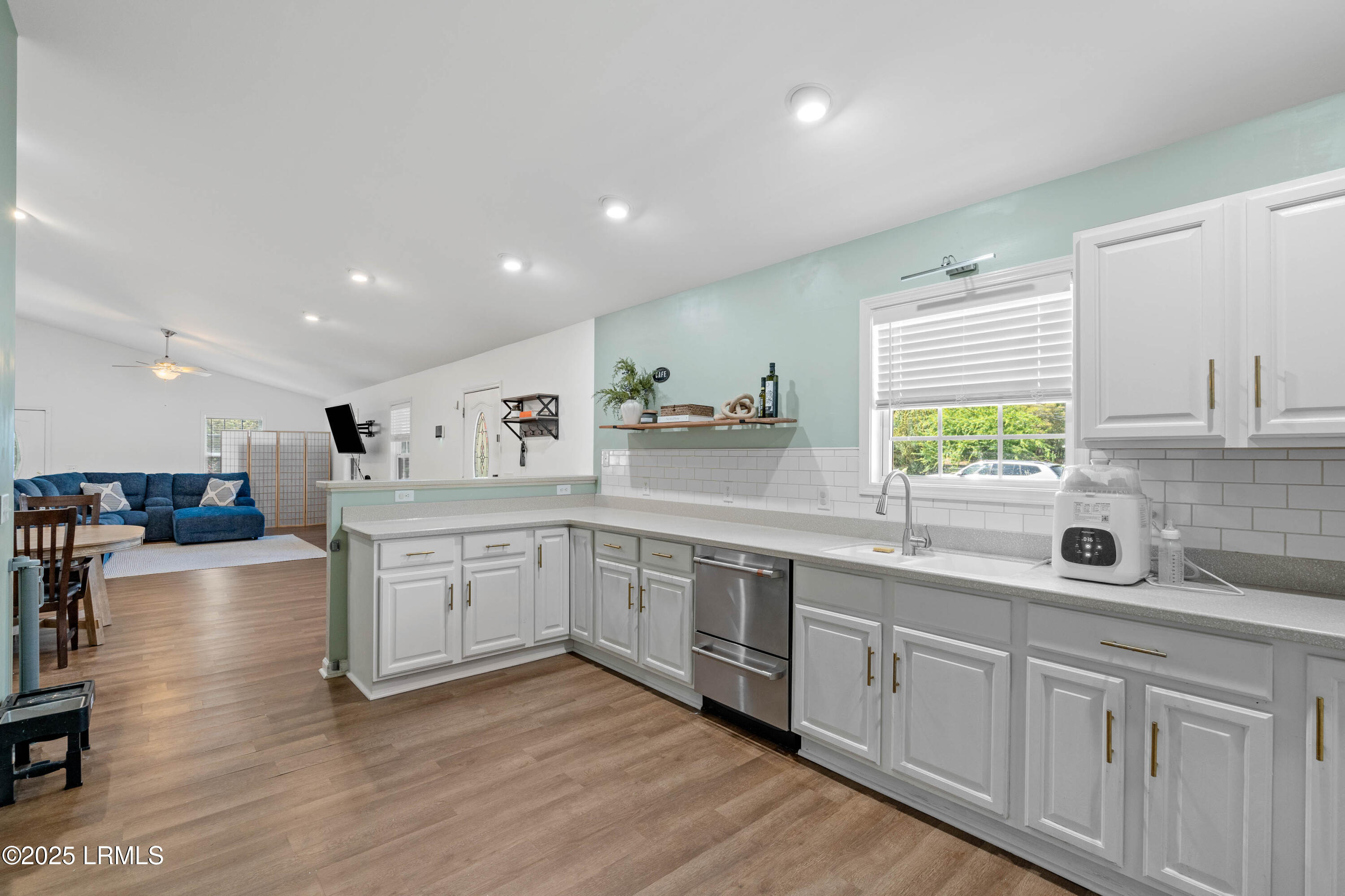 1205 State Rd S-7-276 Beaufort, SC 29902 - Photo 14 of 39 1205 Duncan-30