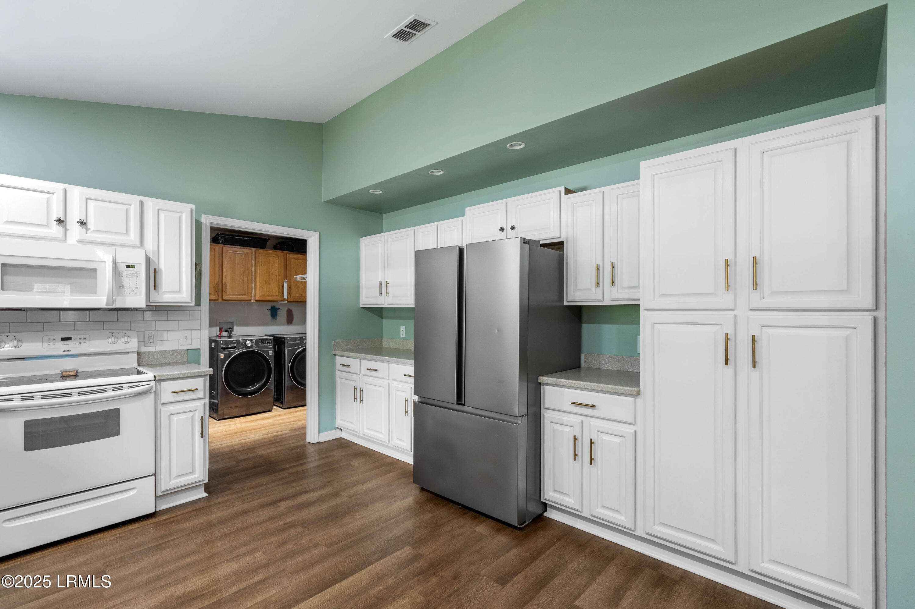 1205 State Rd S-7-276 Beaufort, SC 29902 - Photo 17 of 39 1205 Duncan-31