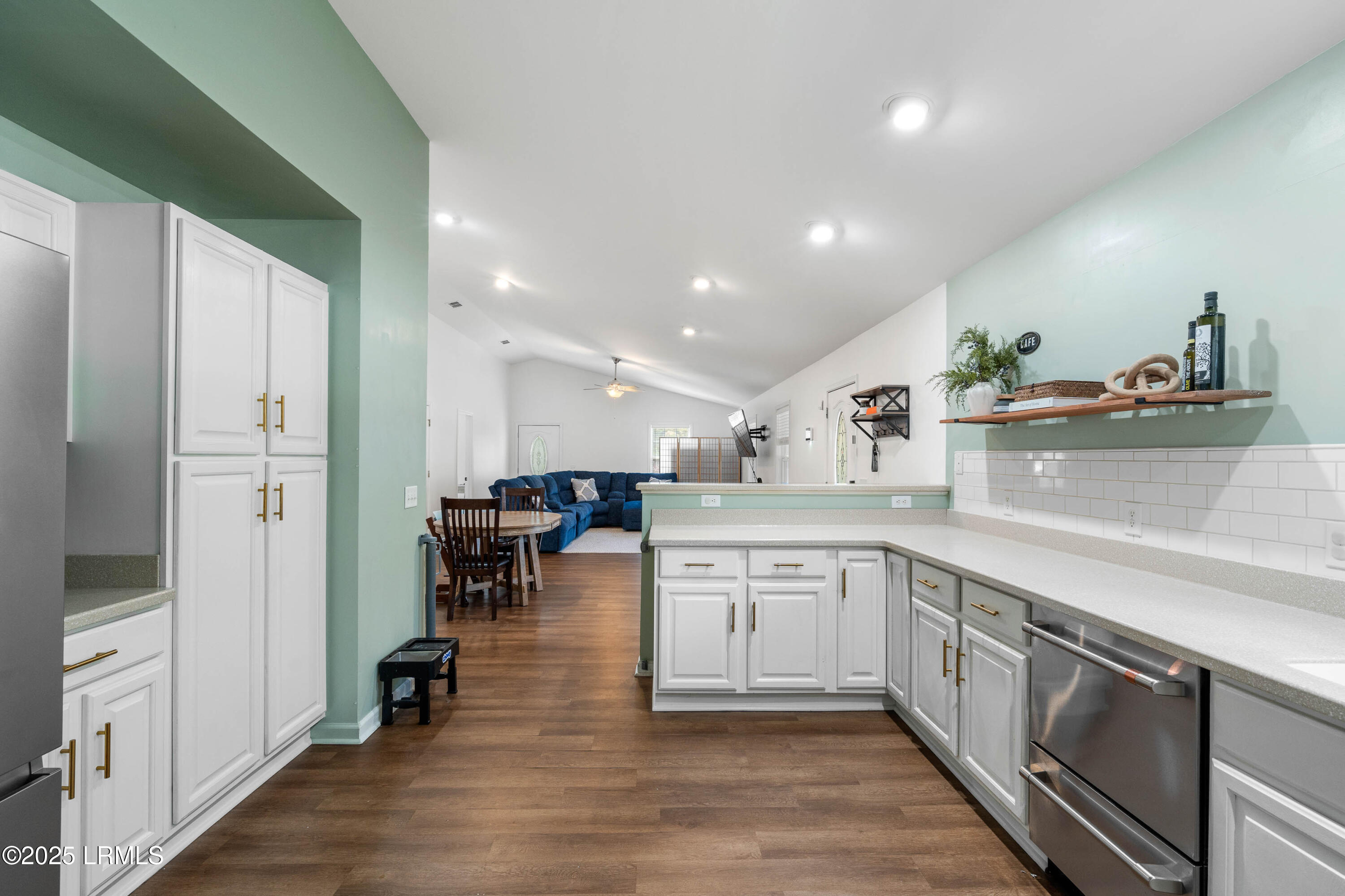 1205 State Rd S-7-276 Beaufort, SC 29902 - Photo 18 of 39 1205 Duncan-32