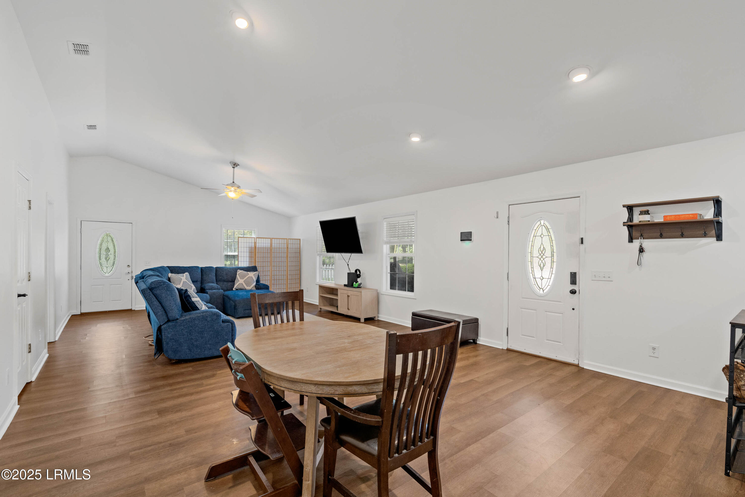 1205 State Rd S-7-276 Beaufort, SC 29902 - Photo 8 of 39 1205 Duncan-19