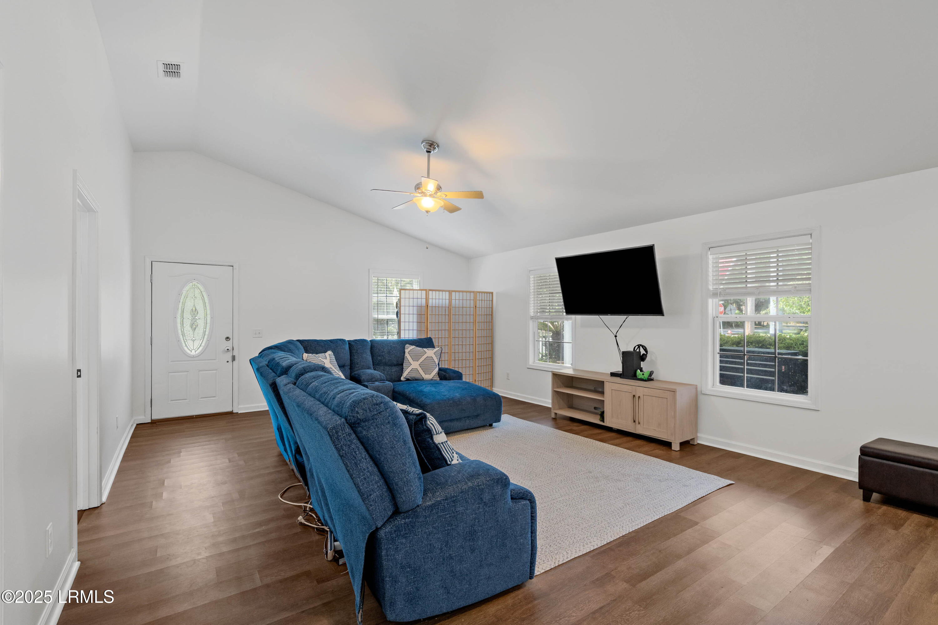 1205 State Rd S-7-276 Beaufort, SC 29902 - Photo 9 of 39 1205 Duncan-24