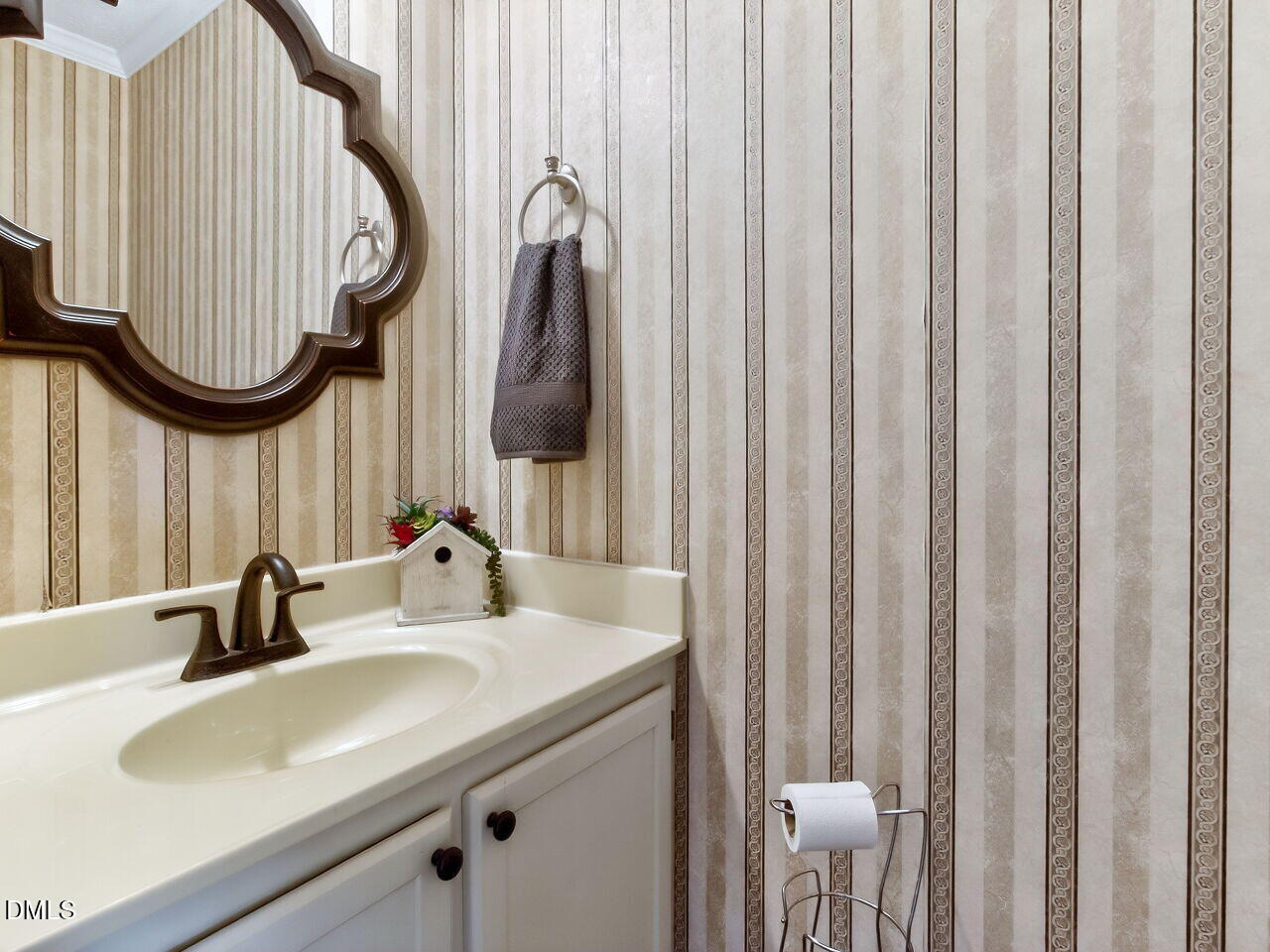 1282 Shadow Bark Court Raleigh, NC 27603 - Photo 9 of 35 009-1280x960-half-bath
