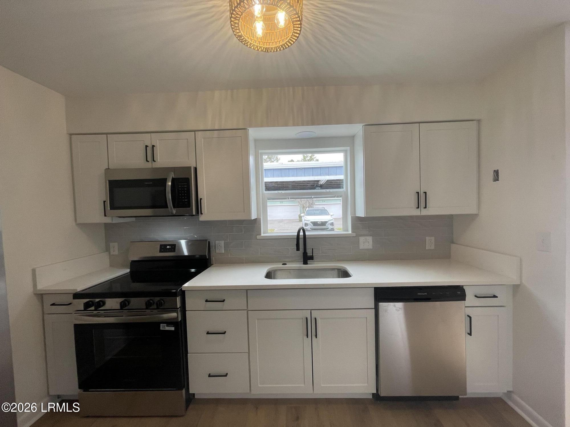 900 State Rd S-7-297, Unit E3 Beaufort, SC 29902 - Photo 2 of 25 IMG_6022