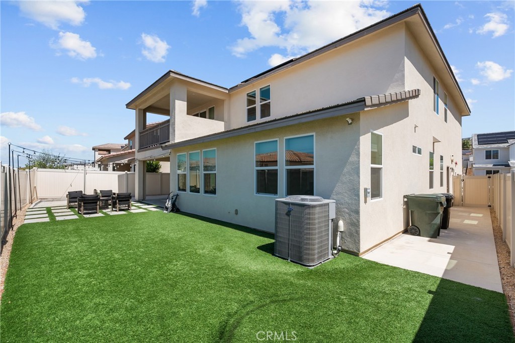 18138 Tableau Way Saugus, CA 91350 - Photo 40 of 46