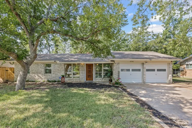 $520,000 | 3205 Whites Drive, Austin, TX 78735